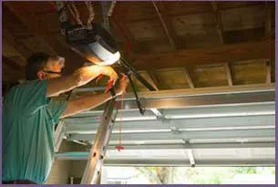 Community Garage Door Service Houston, TX 713-470-6694 - 6-content-door-repair